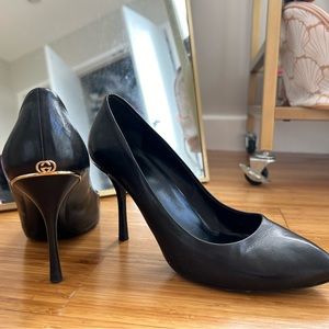 GUCCI PUMPS 🖤